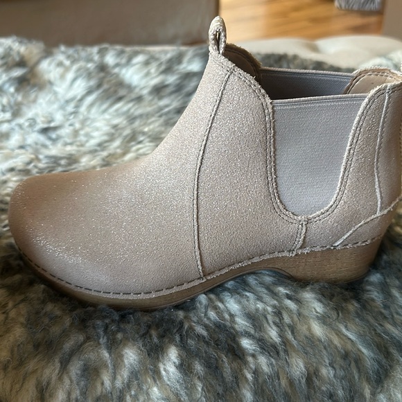 Becka Ankle Boot - Picture 2 of 9